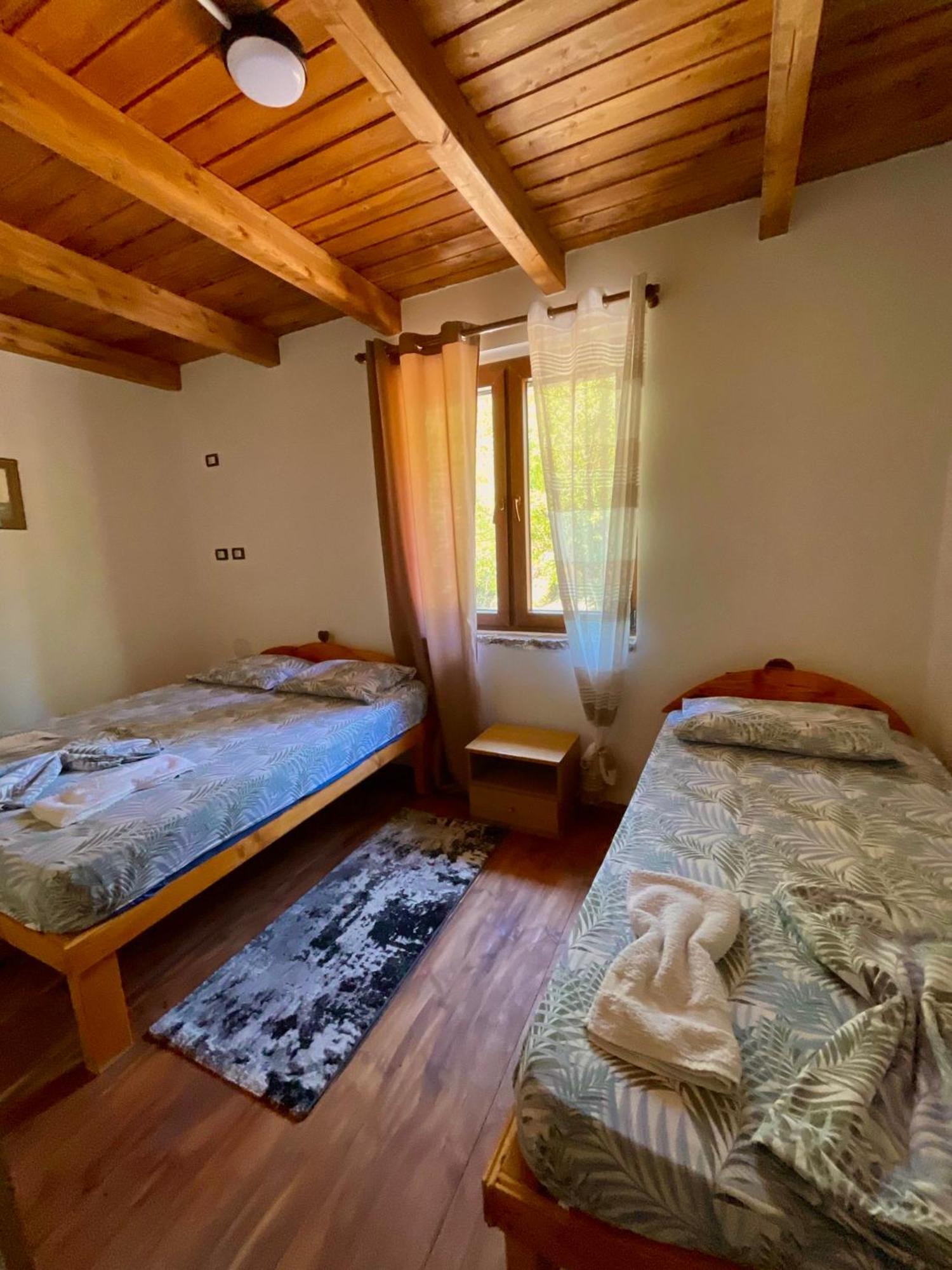 Guest House Aprripe Guri Fierza Bagian luar foto